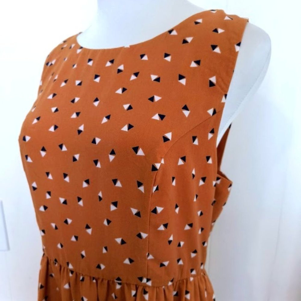 Burnt Sienna Triangle Print Peekaboo Back Dress
